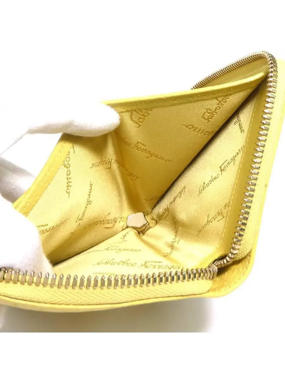 Auth Salvatore Ferragamo Gancini Bifold #280359S16B